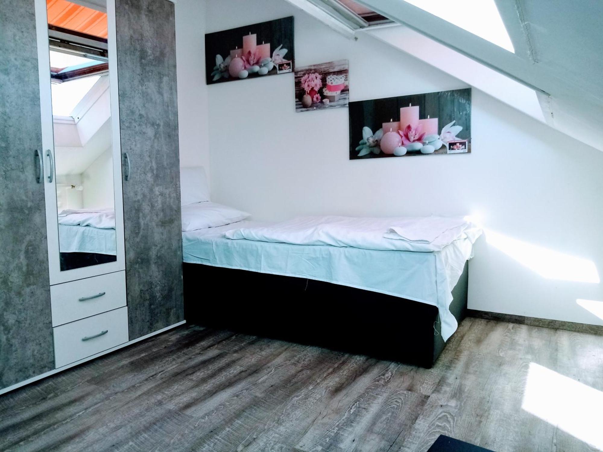 Fmi110 Next To Airport Apartment Ruesselsheim Room photo