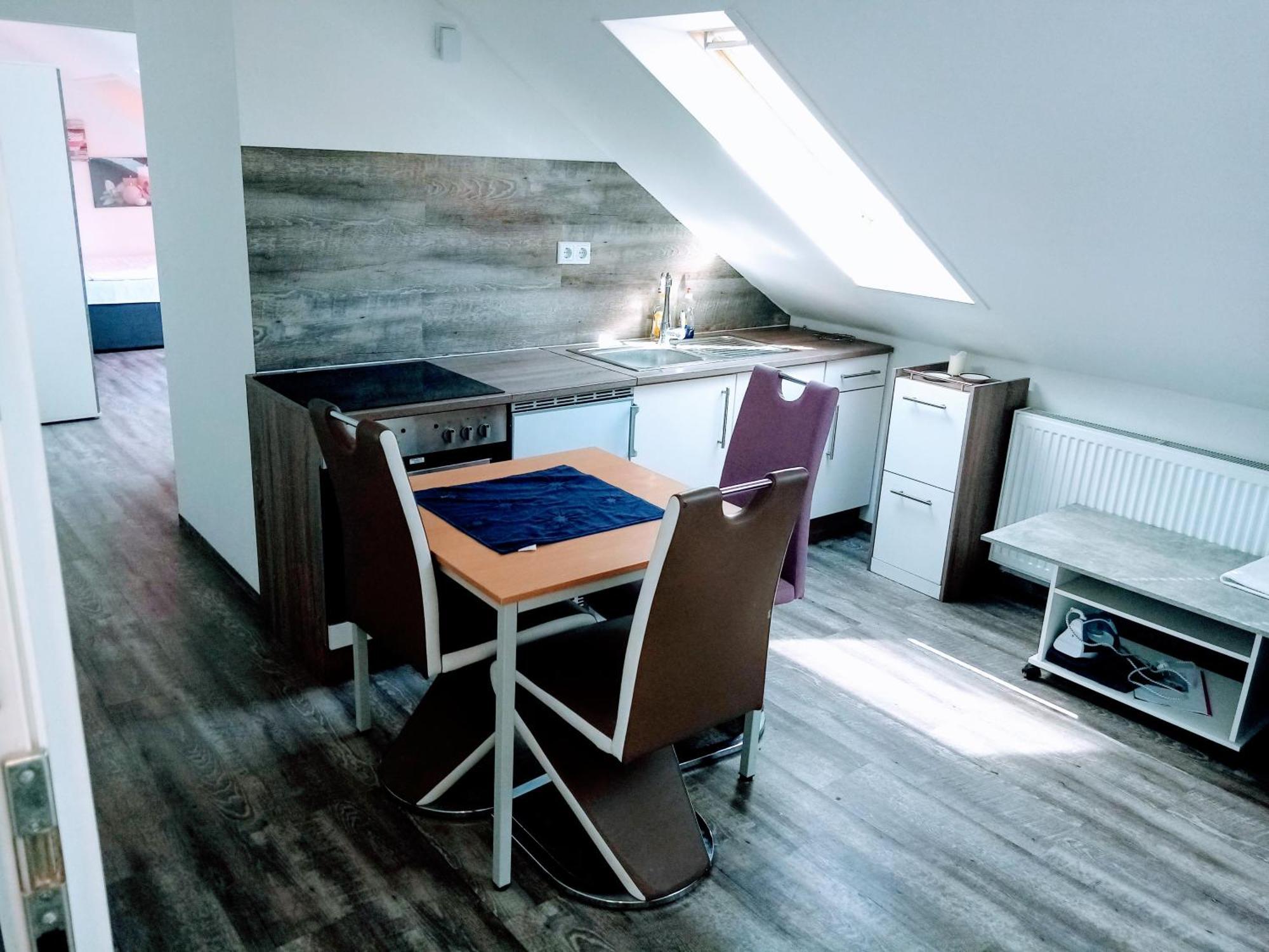 Fmi110 Next To Airport Apartment Ruesselsheim Room photo